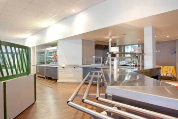 complexe hotelier regain