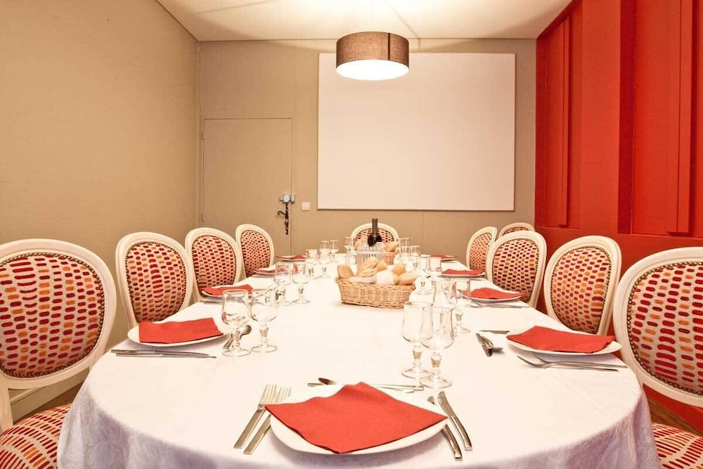 complexe hotelier regain