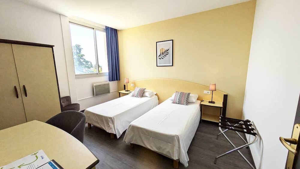 complexe hotelier regain