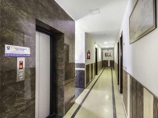 Hotel J. Palace,Greater Noida>>Delhi,2 star