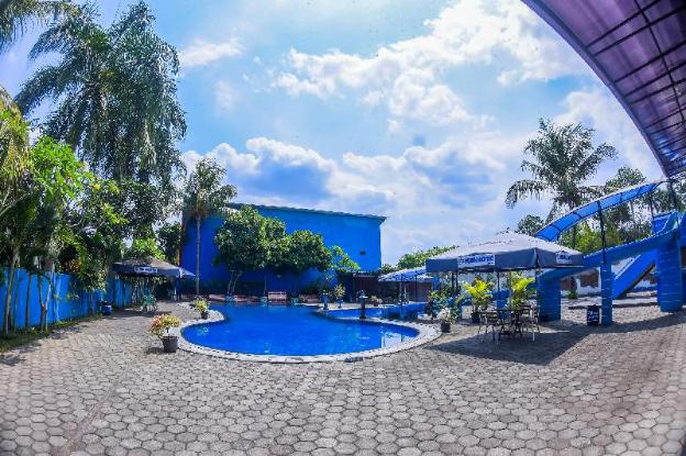 mahkota hotel genteng
