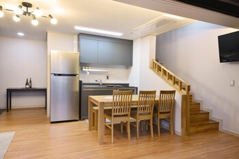 jeju la cour pension