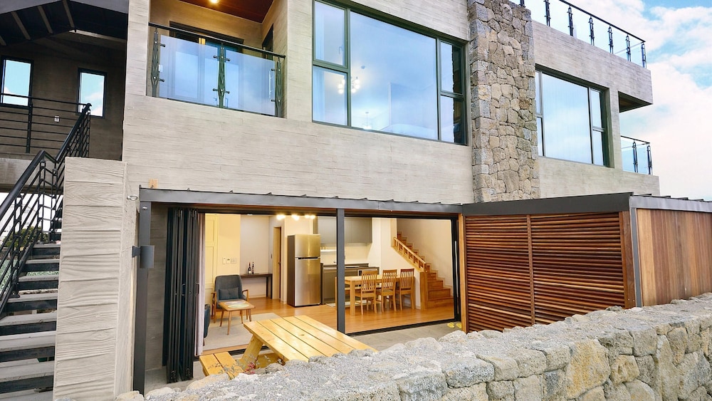 jeju la cour pension