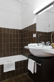 originals hotel galaxie nice aeroport cap 3000