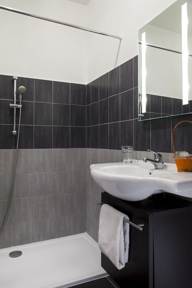 originals hotel galaxie nice aeroport cap 3000