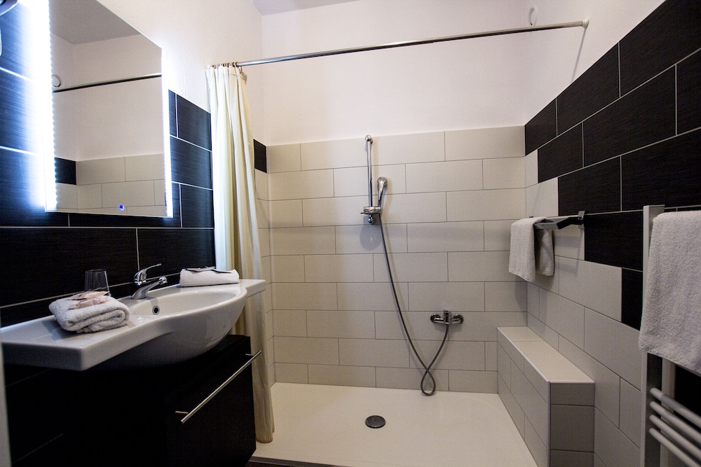 originals hotel galaxie nice aeroport cap 3000