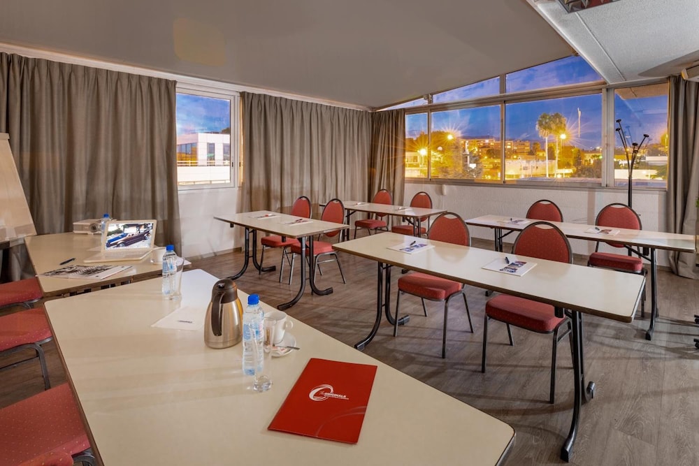 originals hotel galaxie nice aeroport cap 3000