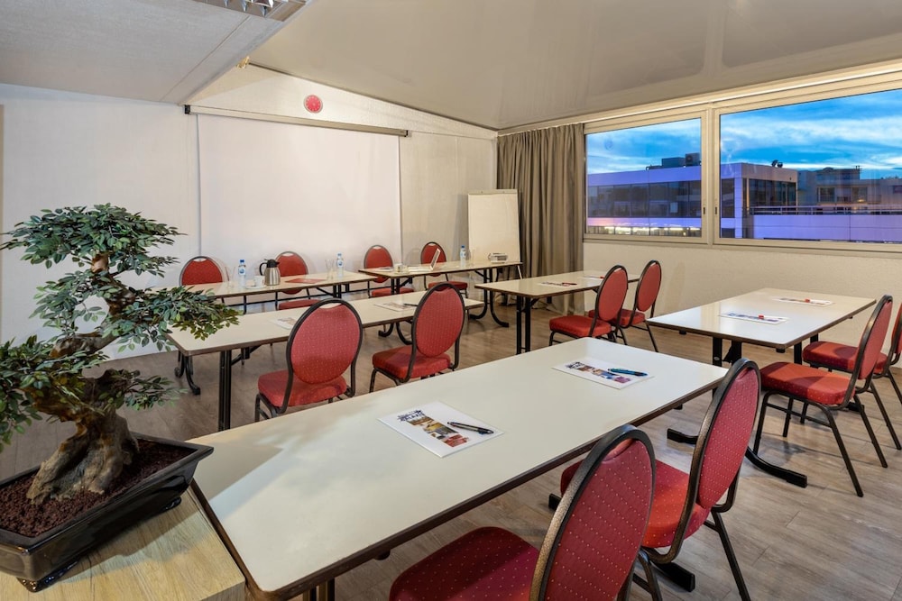 originals hotel galaxie nice aeroport cap 3000