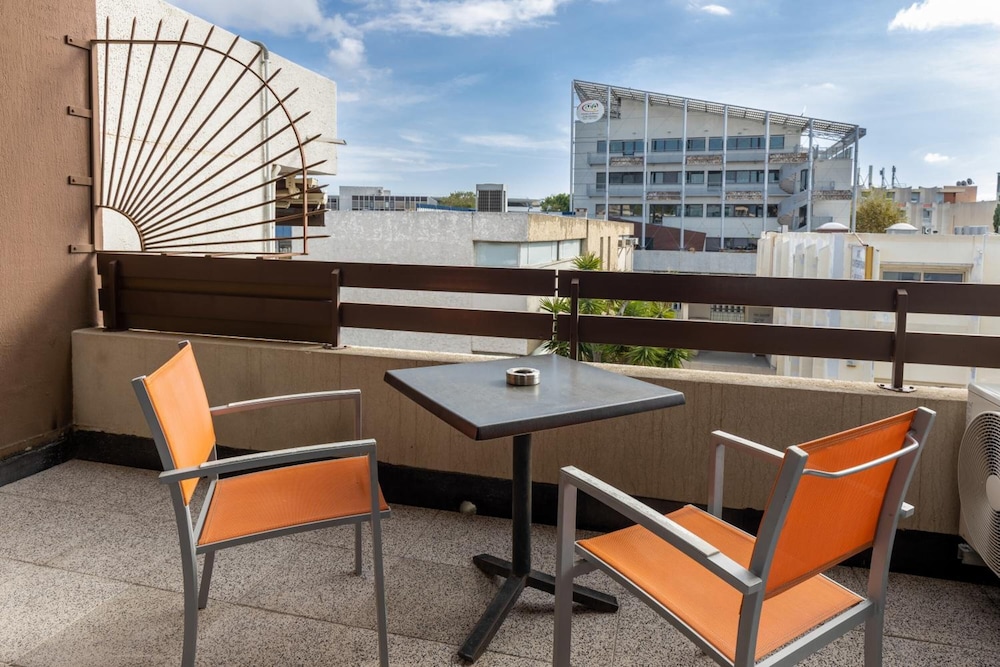 originals hotel galaxie nice aeroport cap 3000