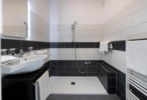 originals hotel galaxie nice aeroport cap 3000