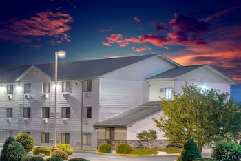 Super 8 By Wyndham Altoona,Hollidaysburg>>Altoona,2 star
