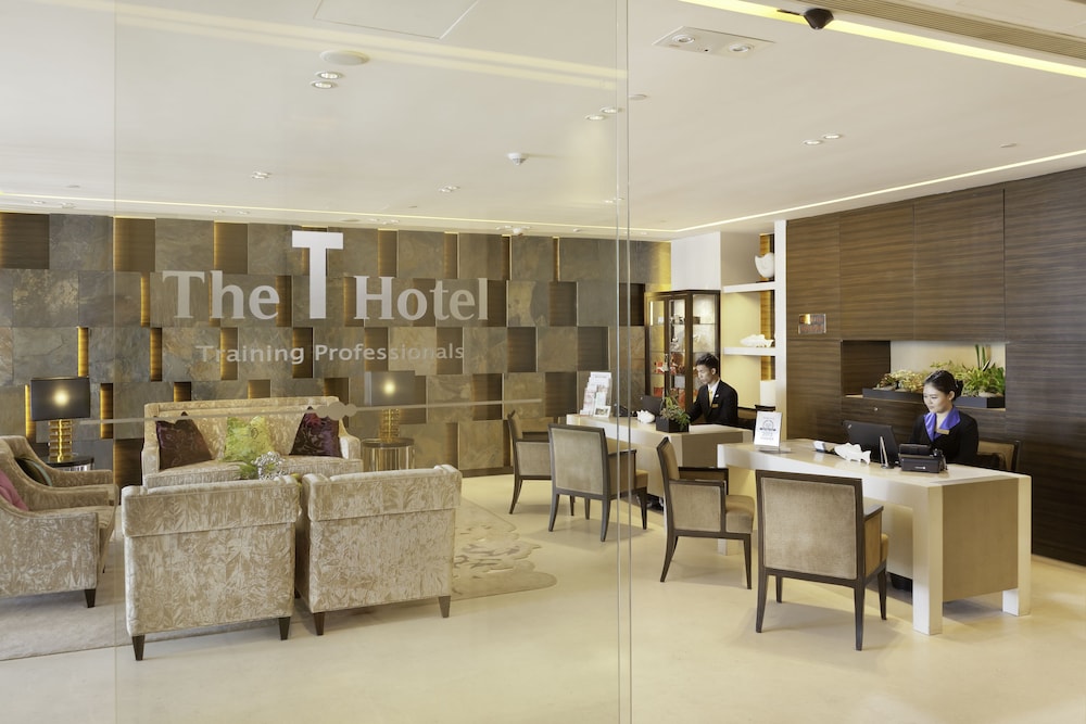 the t hotel