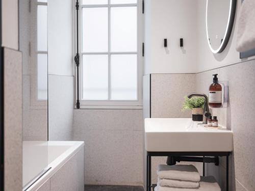 appartements crebillon maisons du monde hotel and suites