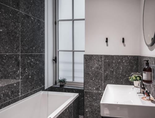 appartements crebillon maisons du monde hotel and suites