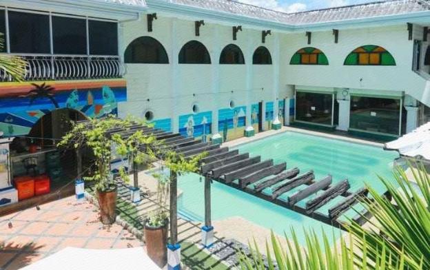 reddoorz plus castle chateau iloilo