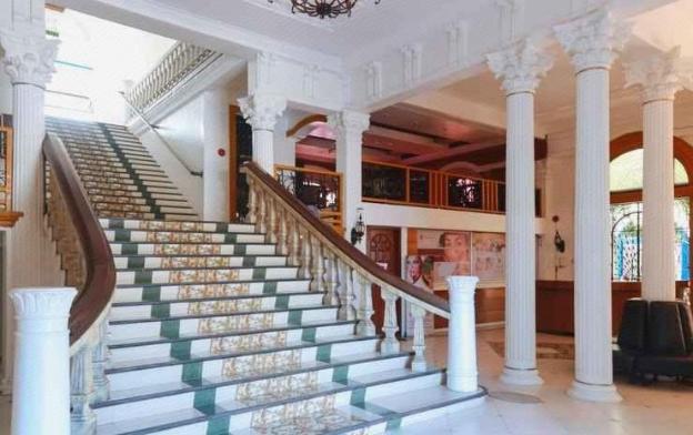 reddoorz plus castle chateau iloilo