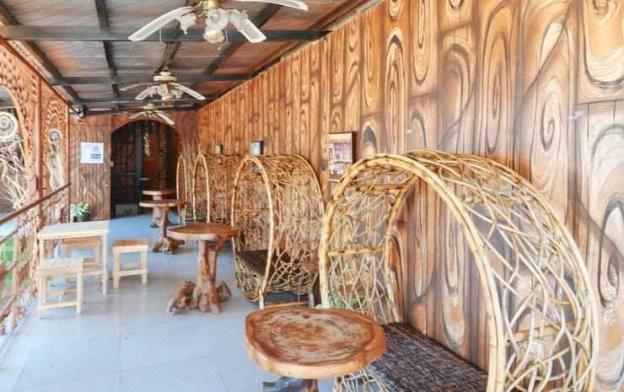 reddoorz plus castle chateau iloilo