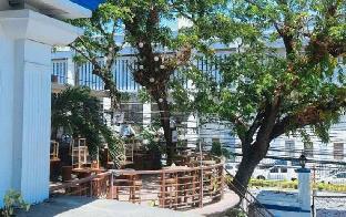 reddoorz plus castle chateau iloilo