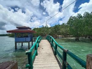 reddoorz plus costa roca balamban
