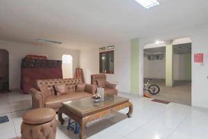reddoorz syariah near karawang central plaza