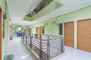 reddoorz syariah near karawang central plaza