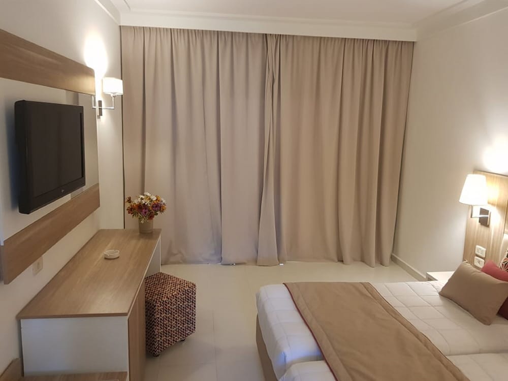 tui suneo palm beach skanes