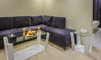 almuhaidb al takhasosi suites