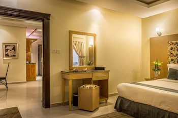 almuhaidb al takhasosi suites