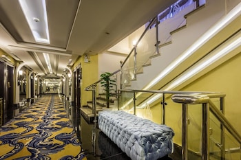 almuhaidb al takhasosi suites