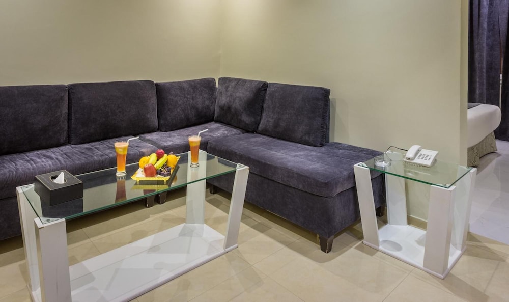 almuhaidb al takhasosi suites