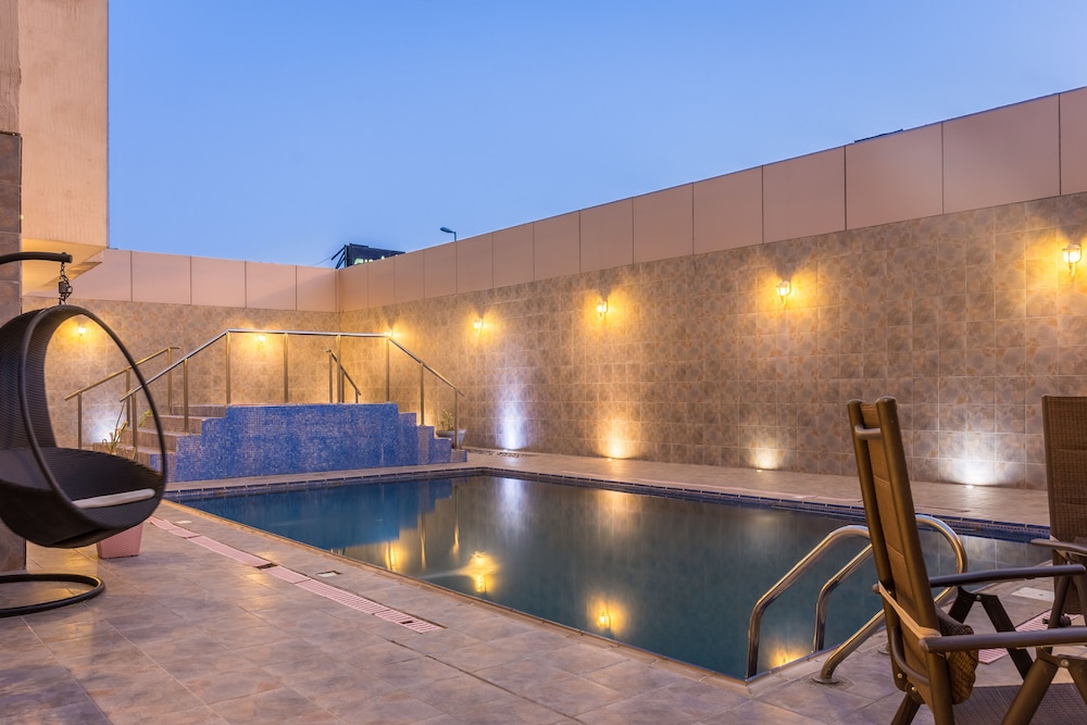 almuhaidb al takhasosi suites