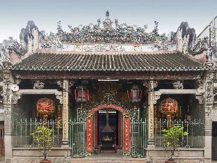 spring light apartment