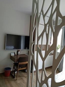 spring light apartment