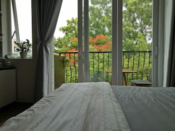 spring light apartment