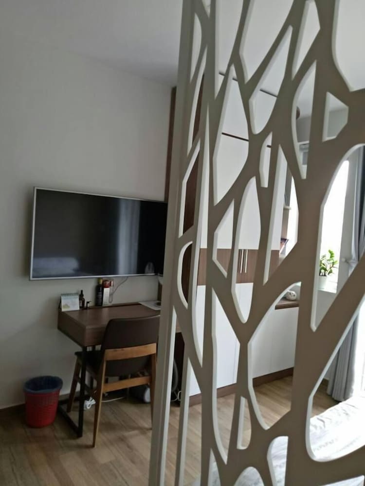 spring light apartment