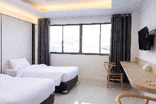 river hotel