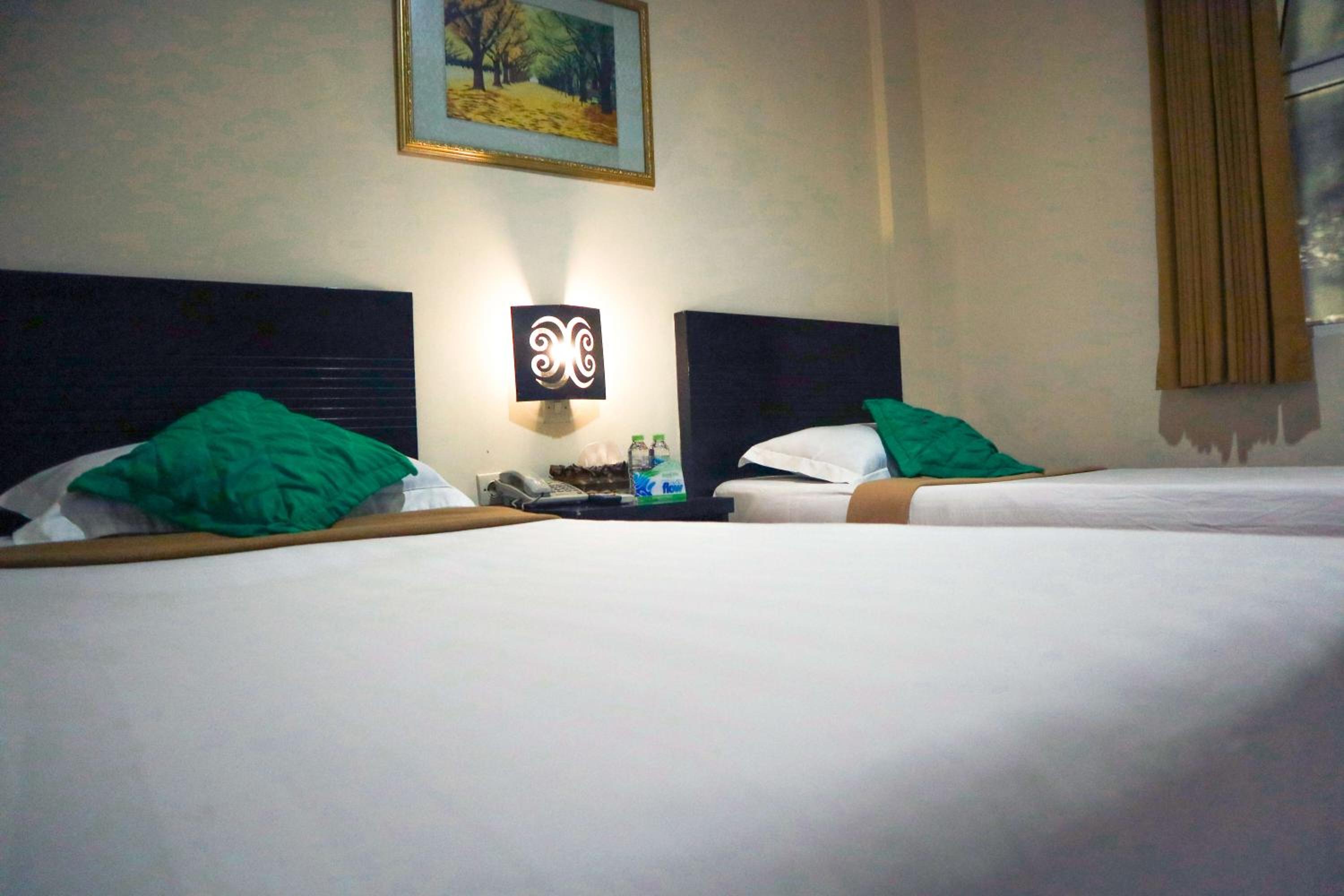 helios hotel malang