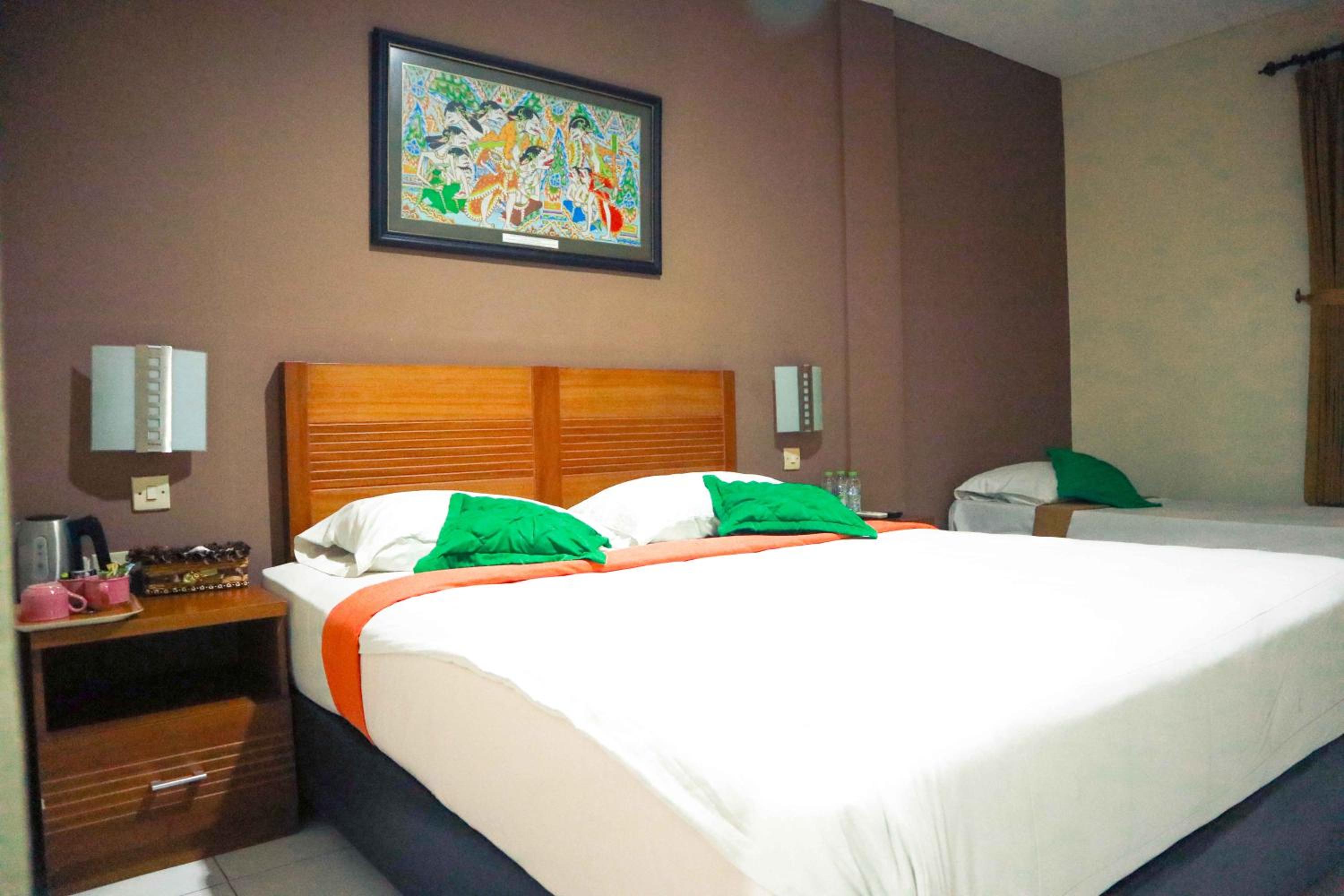 helios hotel malang