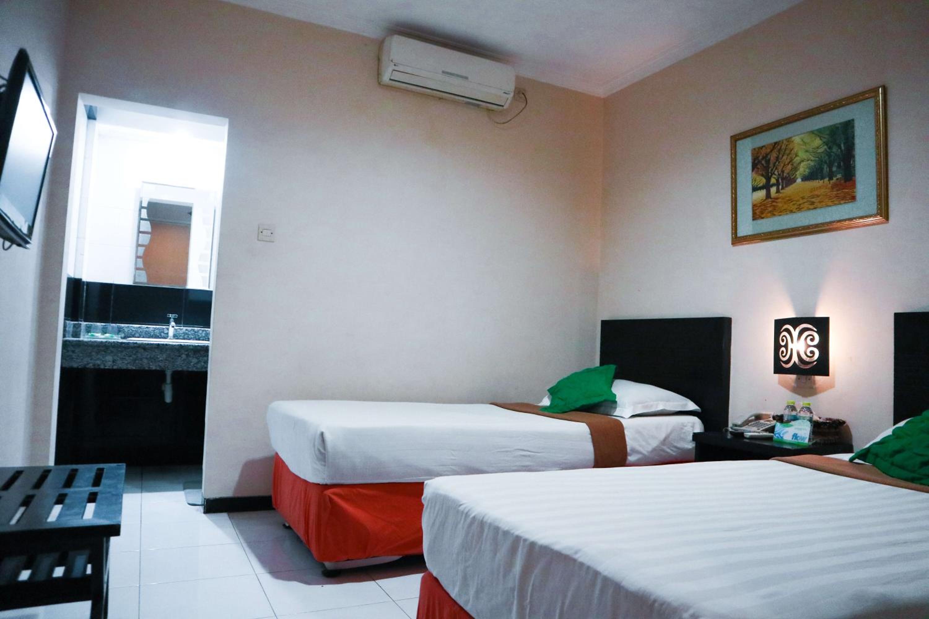 helios hotel malang