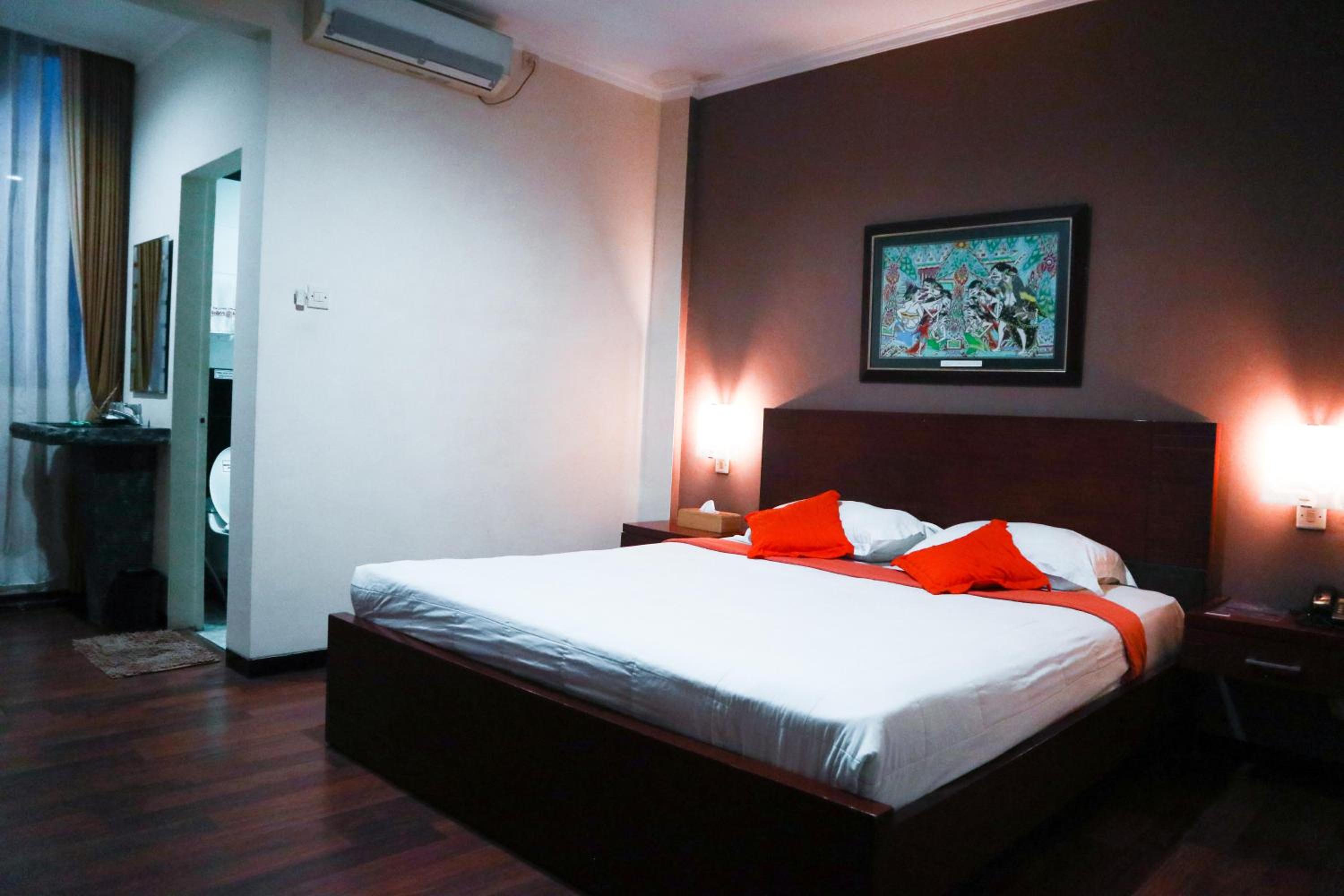 helios hotel malang