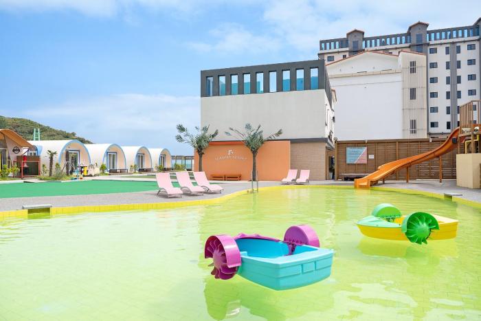 sea port resort