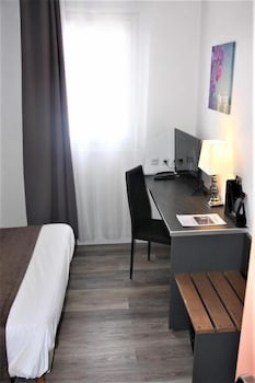 lhotel le marais romilly sur seine centre