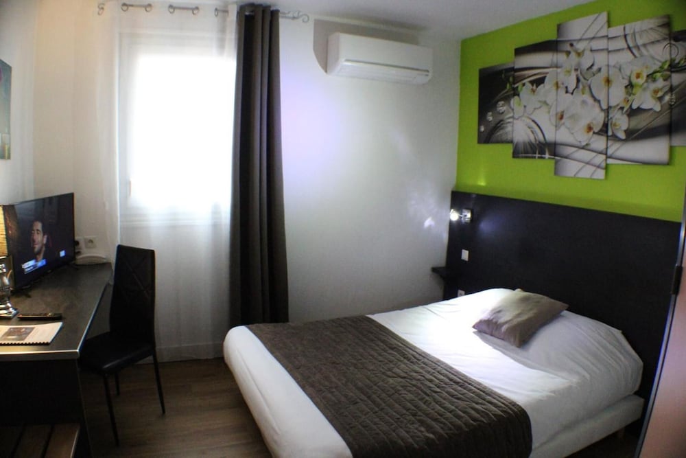 lhotel le marais romilly sur seine centre