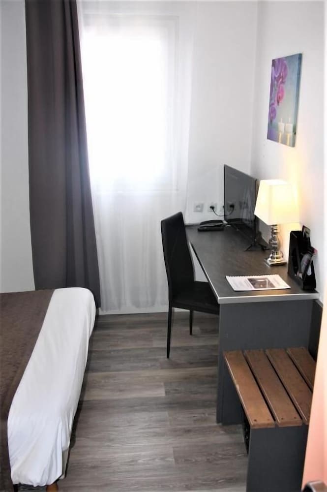 lhotel le marais romilly sur seine centre