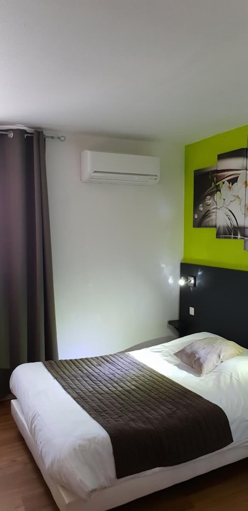 lhotel le marais romilly sur seine centre