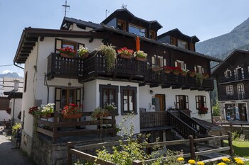 incanto walser apartments piazza