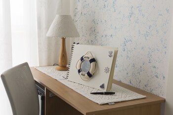 lewis bandb poetto beach