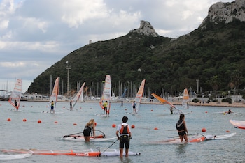 lewis bandb poetto beach