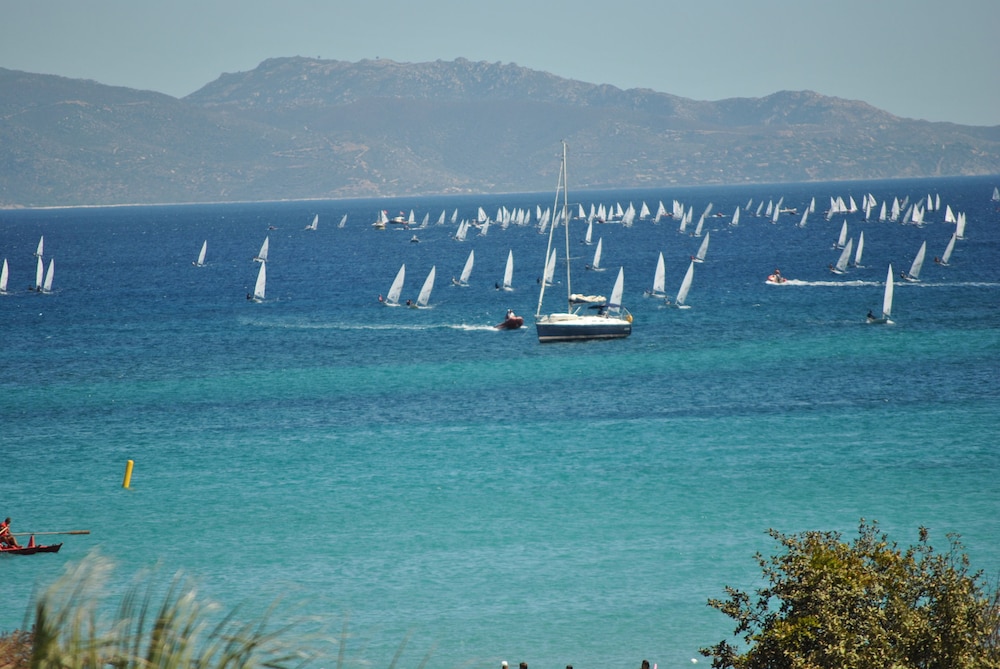 lewis bandb poetto beach