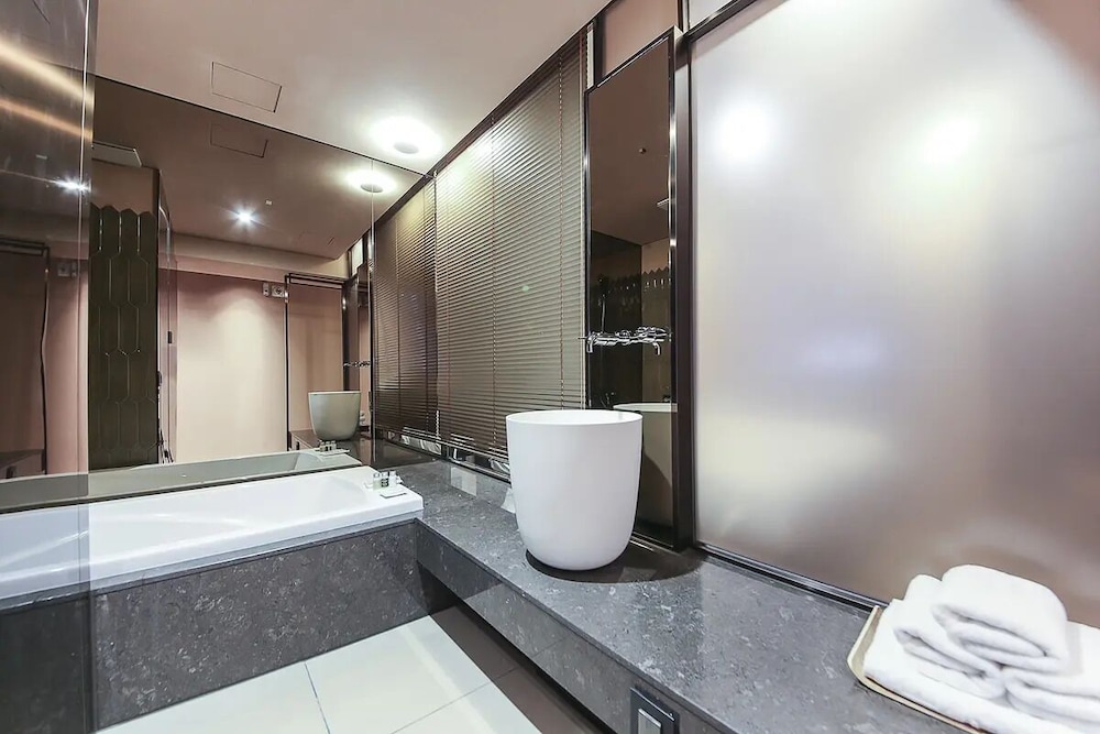 sillim dominic hotel